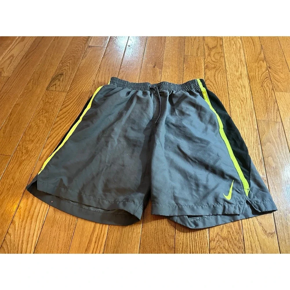 Nike Men's Core Contend 8